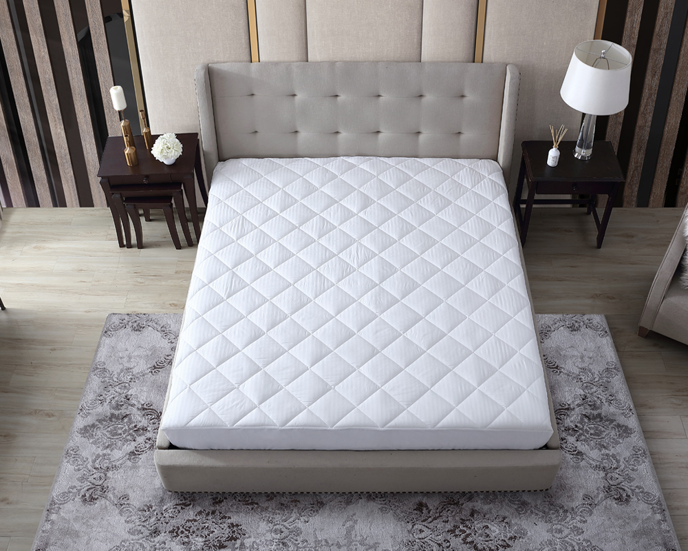 Store The Ritz-Carlton Mattress Pad - Hypoallergenic, Diamond Quilted Queen Topper